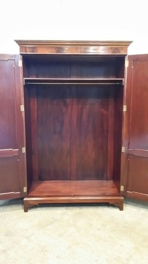 fig 2. ANTIQUE EDWARDIAN FLAMED MAHOGANY DOUBLE WARDROBE C1900