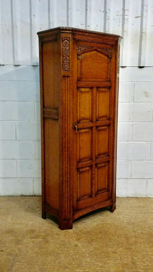 fig 1. ANTIQUE EDWARDIAN CARVED OAK HALL WARDROBE TUDOR ROSE C1900