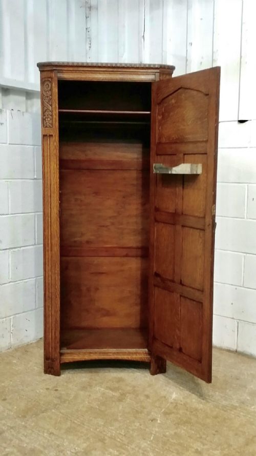 fig 2. ANTIQUE EDWARDIAN CARVED OAK HALL WARDROBE TUDOR ROSE C1900