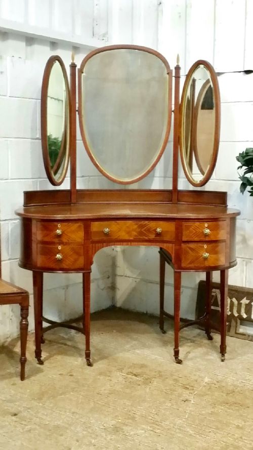Antique Edwardian Sheraton Walnut Serpentine Shaped Dressing Table C1900