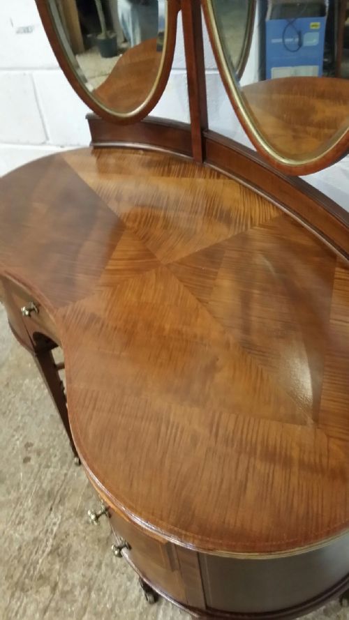 fig 2. ANTIQUE EDWARDIAN SHERATON WALNUT SERPENTINE SHAPED DRESSING TABLE C1900