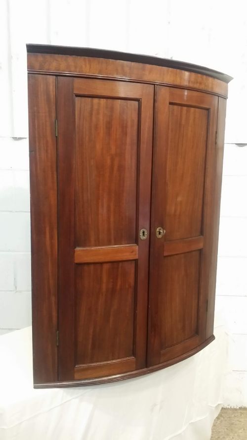 fig 1. ANTIQUE REGENCY MAHOGANY BOW FRONT CORNER CABINET C1820