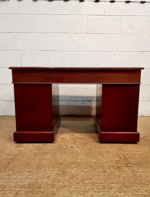 fig 1. ANTIQUE LATE VICTORIAN MAHOGANY TWIN PEDESTAL DESK C1890