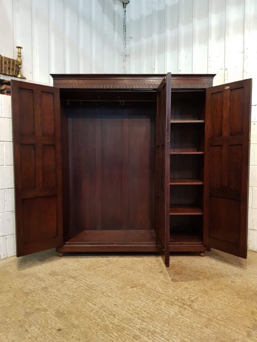 fig 2. ANTIQUE EDWARDIAN OAK TRIPLE WARDROBE BY WARING & GILLOW C1900