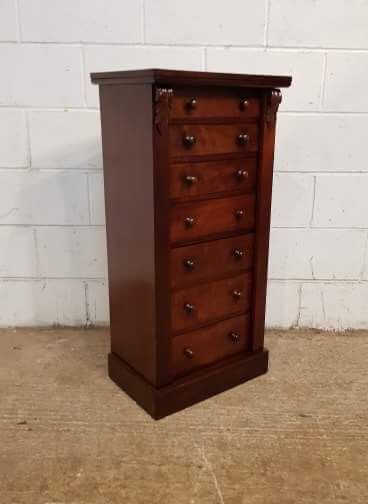 fig 1. ANTIQUE VICTORIAN MAHOGANY WELLINGTON CHEST C1880