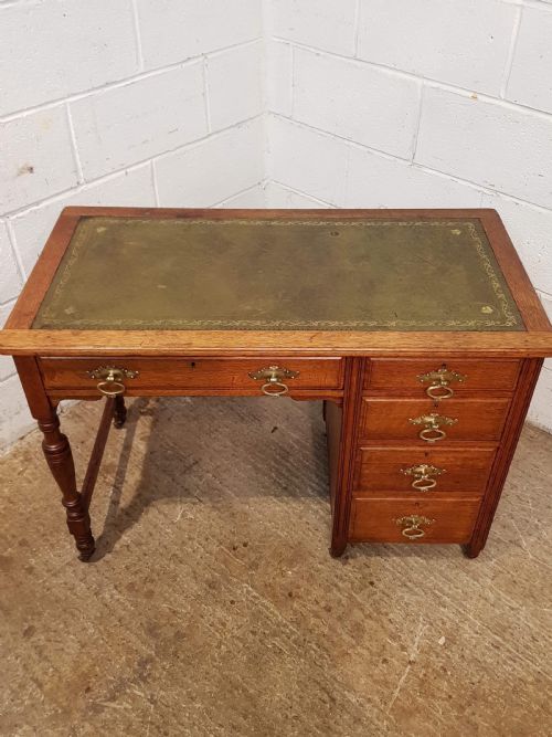 fig 2. ANTIQUE LATE VICTORIAN OAK SINGLE PEDASTAL DESK C1890