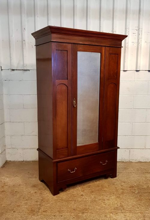 fig 1. ANTIQUE EDWARDIAN SINGLE MAHOGANY WARDROBE C1900