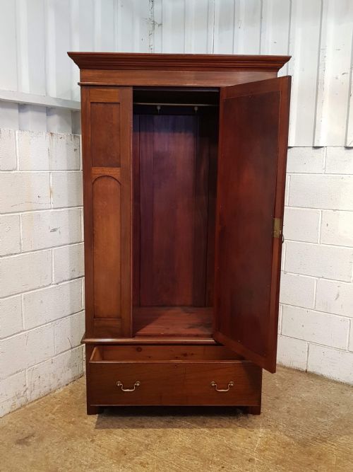 fig 2. ANTIQUE EDWARDIAN SINGLE MAHOGANY WARDROBE C1900