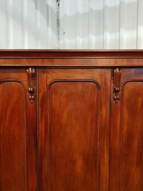 fig 2. ANTIQUE VICTORIAN MAHOGANY SINGLE DOOR WARDROBE C1870