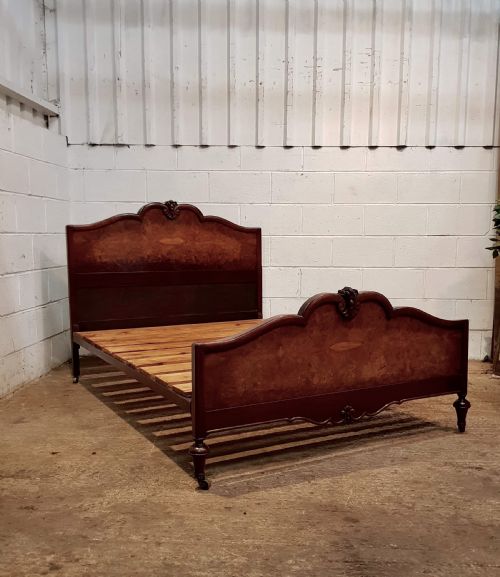 fig 1. ANTIQUE BURR WALNUT QUEEN ANNE SERPENTINE SHAPED DOUBLE BED C1920