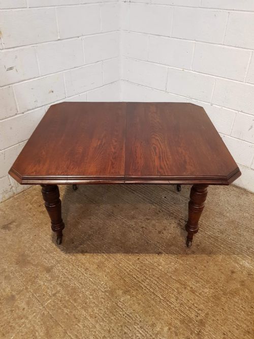 fig 2. ANTIQUE VICTORIAN OAK EXTENDING DINING TABLE C1880 SEATS EIGHT