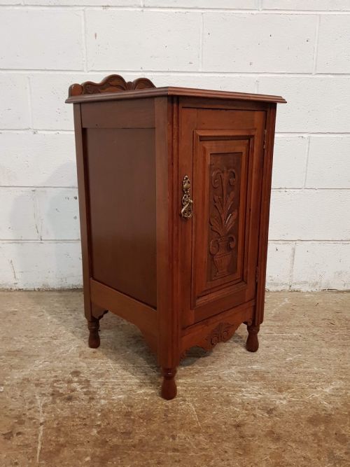 fig 1. ANTIQUE PAIR ART NOUVEAU WALNUT BEDSIDE CABINETS C1890