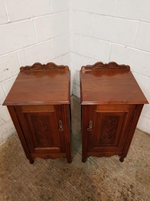 fig 2. ANTIQUE PAIR ART NOUVEAU WALNUT BEDSIDE CABINETS C1890