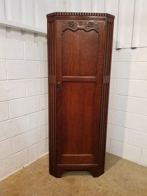 fig 1. ANTIQUE OAK HALL ROBE C1920