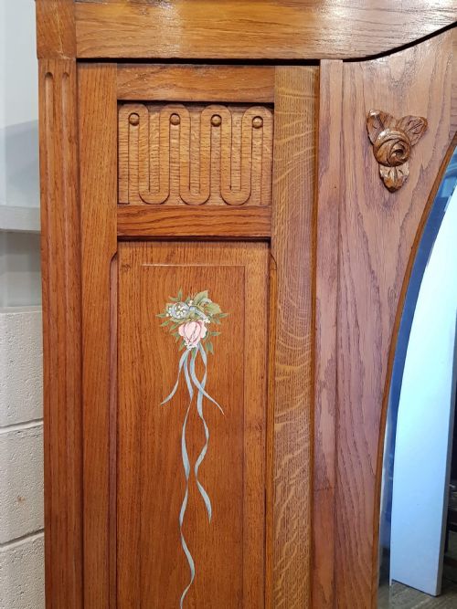 fig 1. ANTIQUE FRENCH MEDIUM OAK ARMOIRE C1920