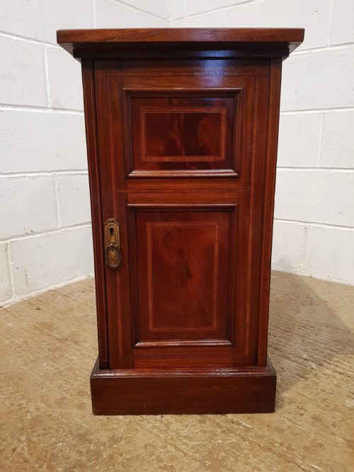 fig 1. ANTIQUE PAIR EDWARDIAN MAHOGANY BEDSIDE CABINETS C1900