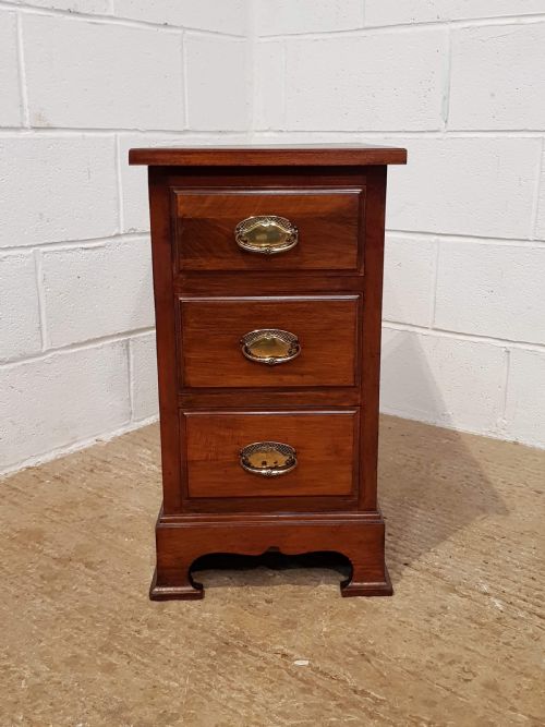 fig 1. ANTIQUE PAIR EDWARDIAN MAHOGANY BEDSIDE CHESTS OF DRAWERS C1900