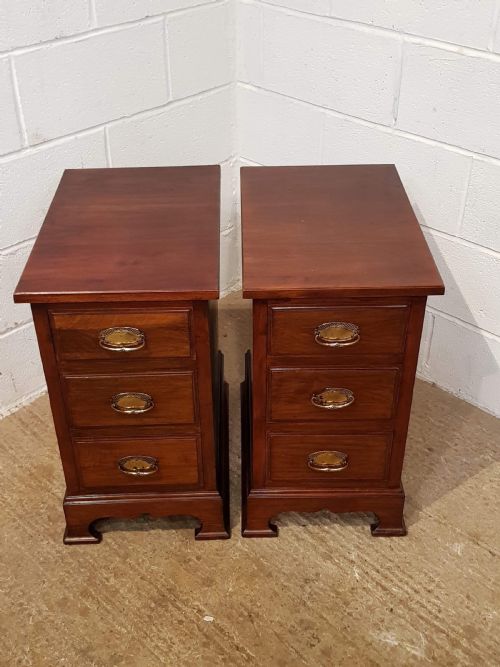 fig 2. ANTIQUE PAIR EDWARDIAN MAHOGANY BEDSIDE CHESTS OF DRAWERS C1900