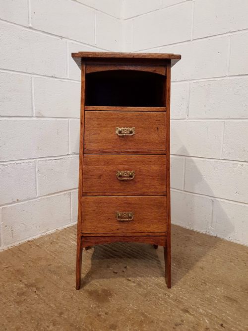fig 1. ANTIQUE ARTS & CRAFTS GOLDEN OAK LIBERTY CHEST OF DRAWERS C1890