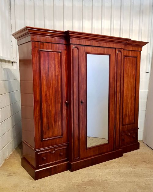 fig 1. ANTIQUE VICTORIAN MAHOGANY TRIPLE BREAKFRONT WARDROBE COMPACTUM C1880