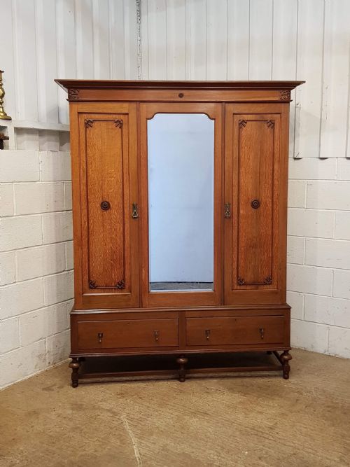 fig 2. ANTIQUE EDWARDIAN OAK TRIPLE WARDROBE C1900