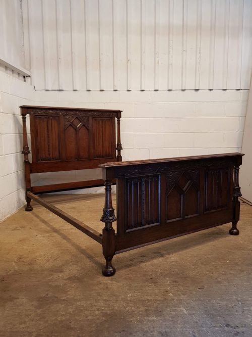 fig 2. ANTIQUE EDWARDIAN CARVED GOTHIC OAK DOUBLE BED C1910