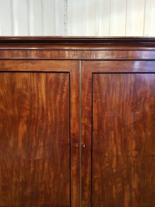 fig 2. ANTIQUE REGENCY MAHOGANY LOW CLOTHES PRESS c1820
