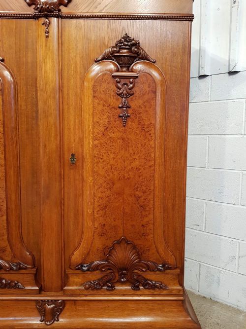 fig 1. ANTIQUE GERMAN CARVED OAK ARMOIRE C1900