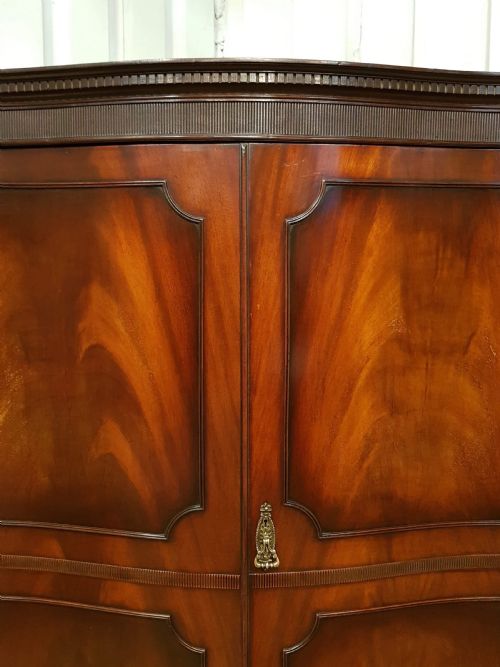 fig 2. ANTIQUE EDWARDIAN FLAMED MAHOGANY SERPENTINE SHAPED DOUBLE WARDROBE C1900