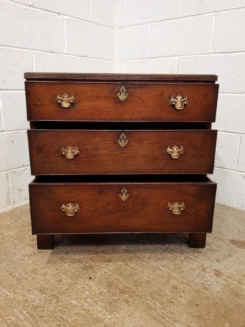 fig 2. ANTIQUE 18TH CENTURY PERIOD COUNTRY OAK SMALL CHEST OF DRAWERS C1780