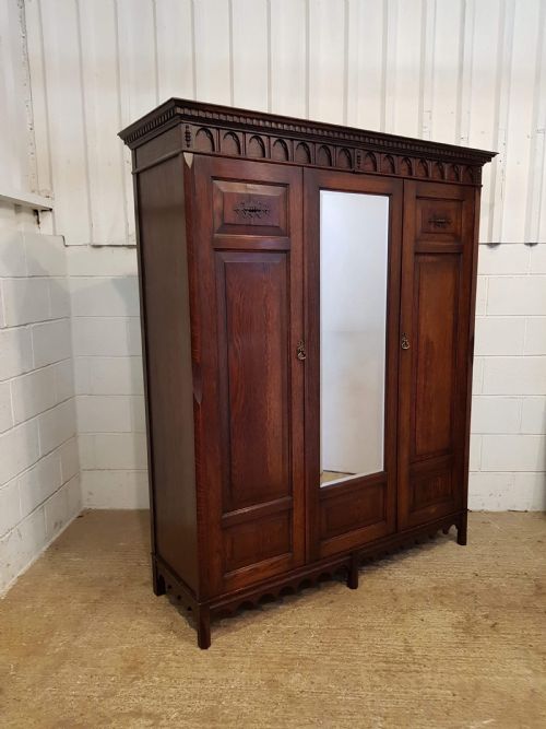 fig 2. ANTIQUE EDWARDIAN OAK DOUBLE WARDROBE C1900