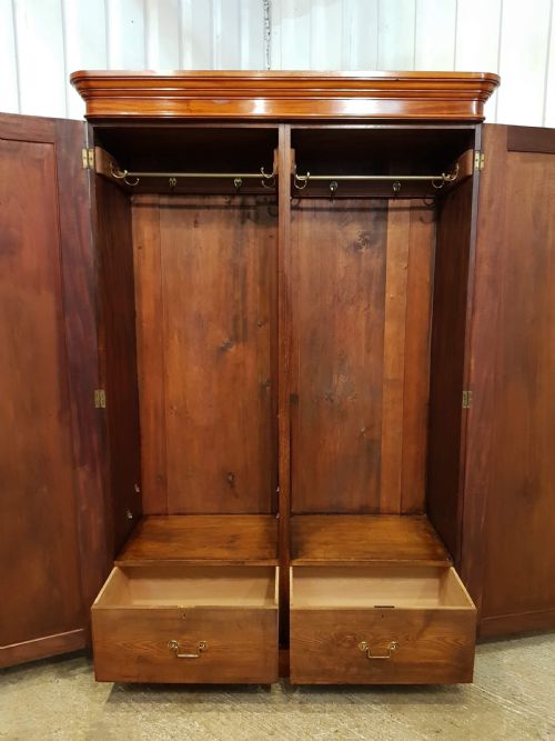 fig 2. ANTIQUE VICTORIAN MAHOGANY DOUBLE WARDROBE C1880