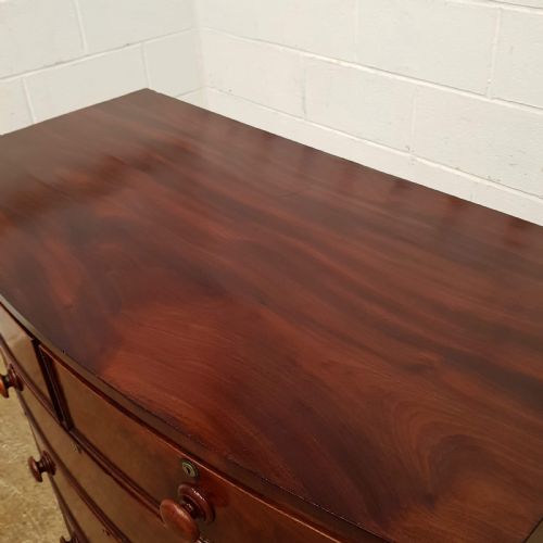 fig 1. ANTIQUE EARLY VICTORIAN FEATHERED MAHOGANY BOW FRONT CHEST OF DRAWERS C1840