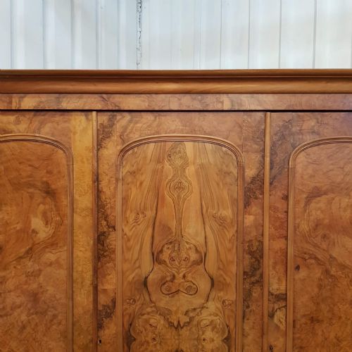 fig 1. ANTIQUE VICTORIAN BURR WALNUT TRIPLE WARDROBE COMPACTUM C1880