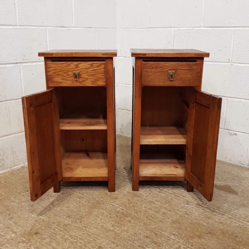 fig 1. ANTIQUE PAIR ARTS & CRAFTS GOLDEN OAK BEDSIDE CABINETS C1890
