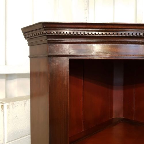 fig 1. ANTIQUE LATE 18TH CENTURY FULL HEIGHT MAHOGANY CORNER CUPBOARD C1790