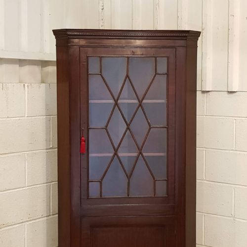 fig 2. ANTIQUE LATE 18TH CENTURY FULL HEIGHT MAHOGANY CORNER CUPBOARD C1790