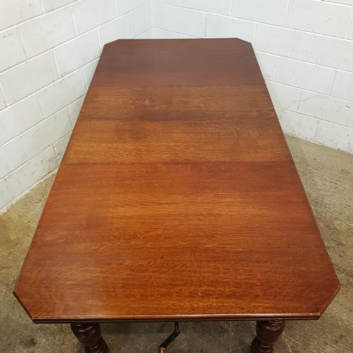 Antique Victorian Oak Extnding Dining Table Seats Up to Twelve. C1880