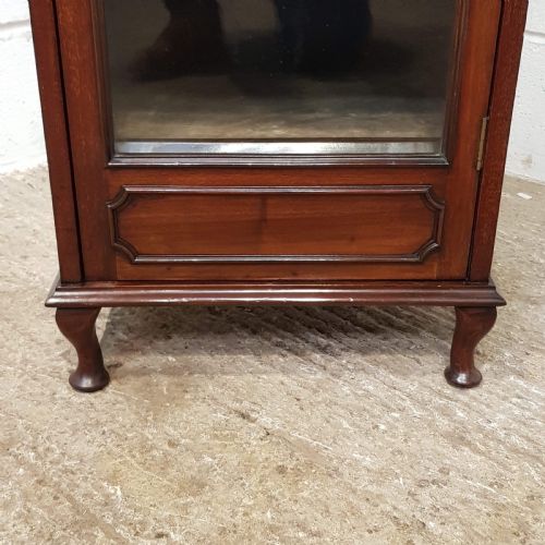 fig 2. ANTIQUE EDWARDIAN MAHIGANY MUSIC CABINET C1900