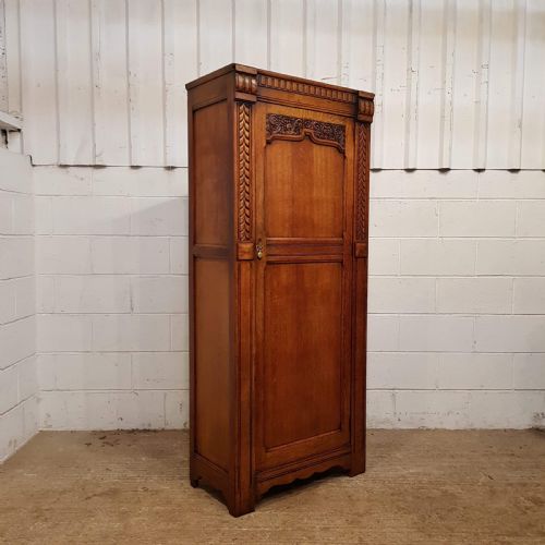 fig 1. ANTIQUE CARVED OAK HALL WARDROBE C1920