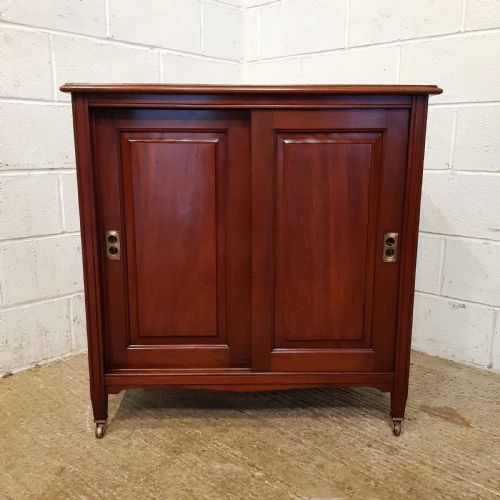 fig 2. ANTIQUE EDWARDIAN MAHOGANY CABINET C1900
