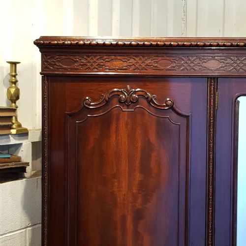 fig 1. ANTIQUE EDWARDIAN CHIPPENDALE MAHOGANY TRIPLE WARDROBE BY WARING & GILLOWS C1900