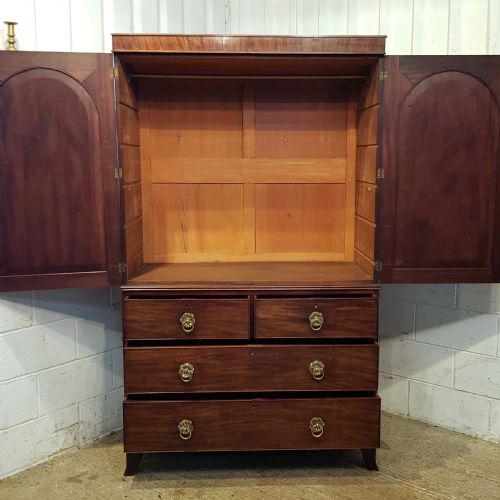 fig 2. ANTIQUE REGENCY MAHOGANY CLOTHES PRESS C1820