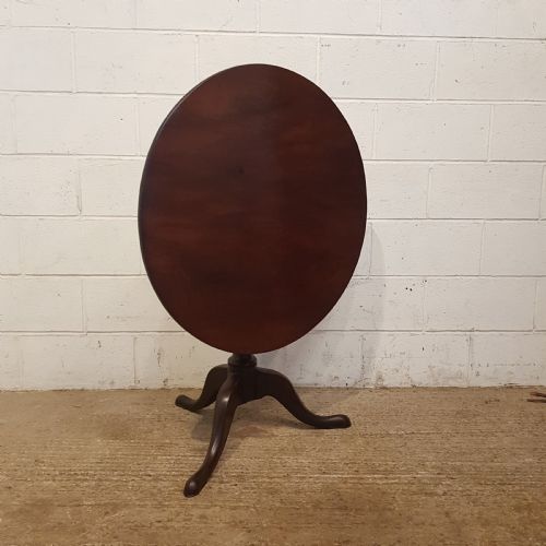 fig 1. ANTIQUE GEORGIAN MAHOGANY TILT TOP TABLE C1780