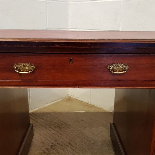 fig 1. ANTIQUE LATE VICTORIAN MAHOGANY PEDESTAL DESK C1890