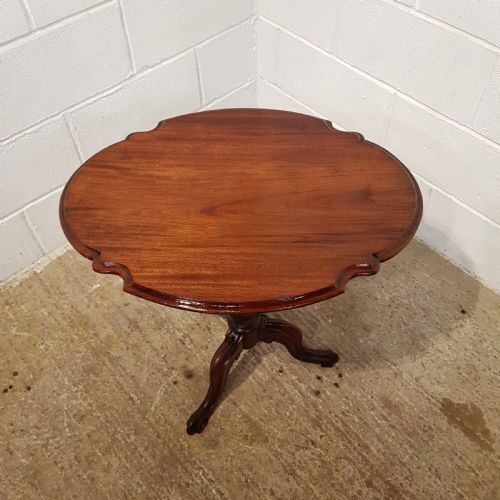 fig 1. ANTIQUE VICTORIAN MAHOGANY TILT TOP TABLE C1880