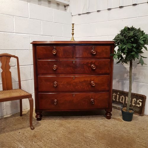 Antique Victorian Flamed Mahogany Bow Front Chst of Drawers C1880