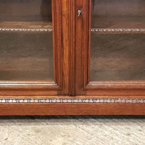 fig 1. ANTIQUE VICTORIAN GLAZED OAK BOOKCASE CABINET C1880