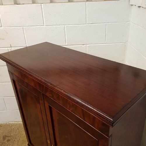 fig 1. ANTIQUE REGENCY FLAMED MAHOGANY LINEN CUPBOARD C1820