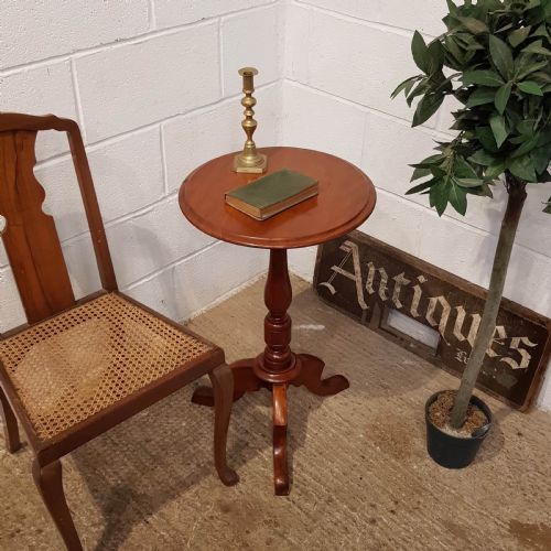fig 2. ANTIQUE VICTORIAN MAHOGANY TRIPOD TABLE C1880